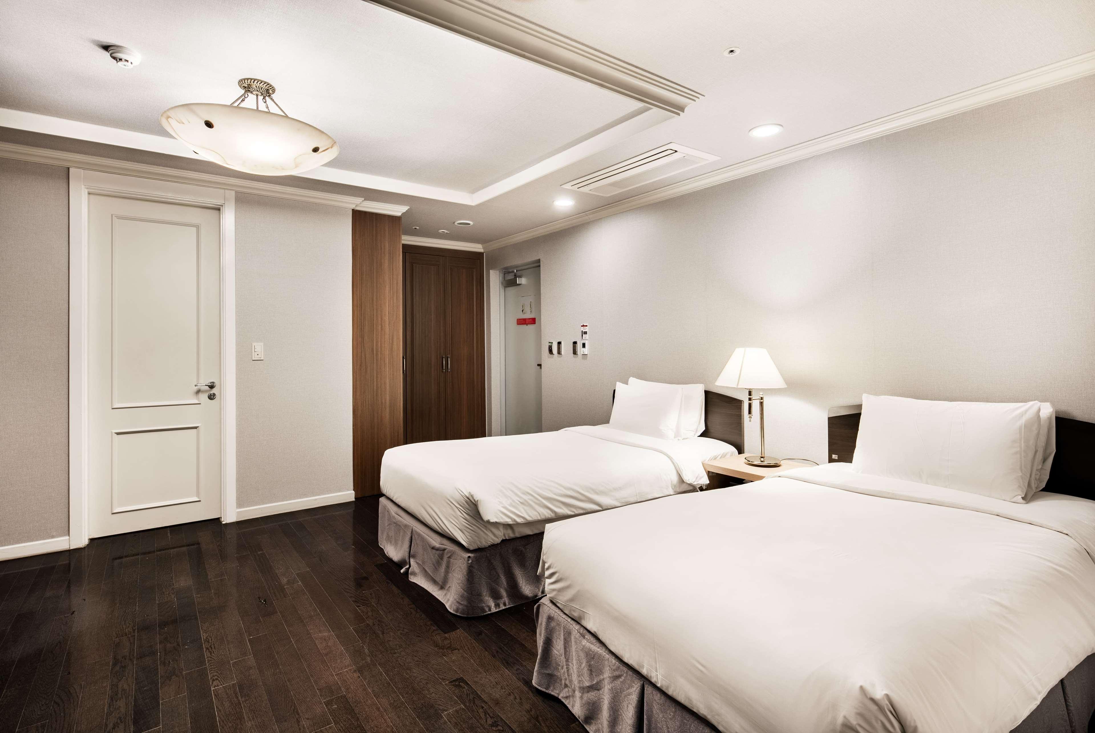 Ramada Hotel And Suites Seoul Namdaemun Exterior photo