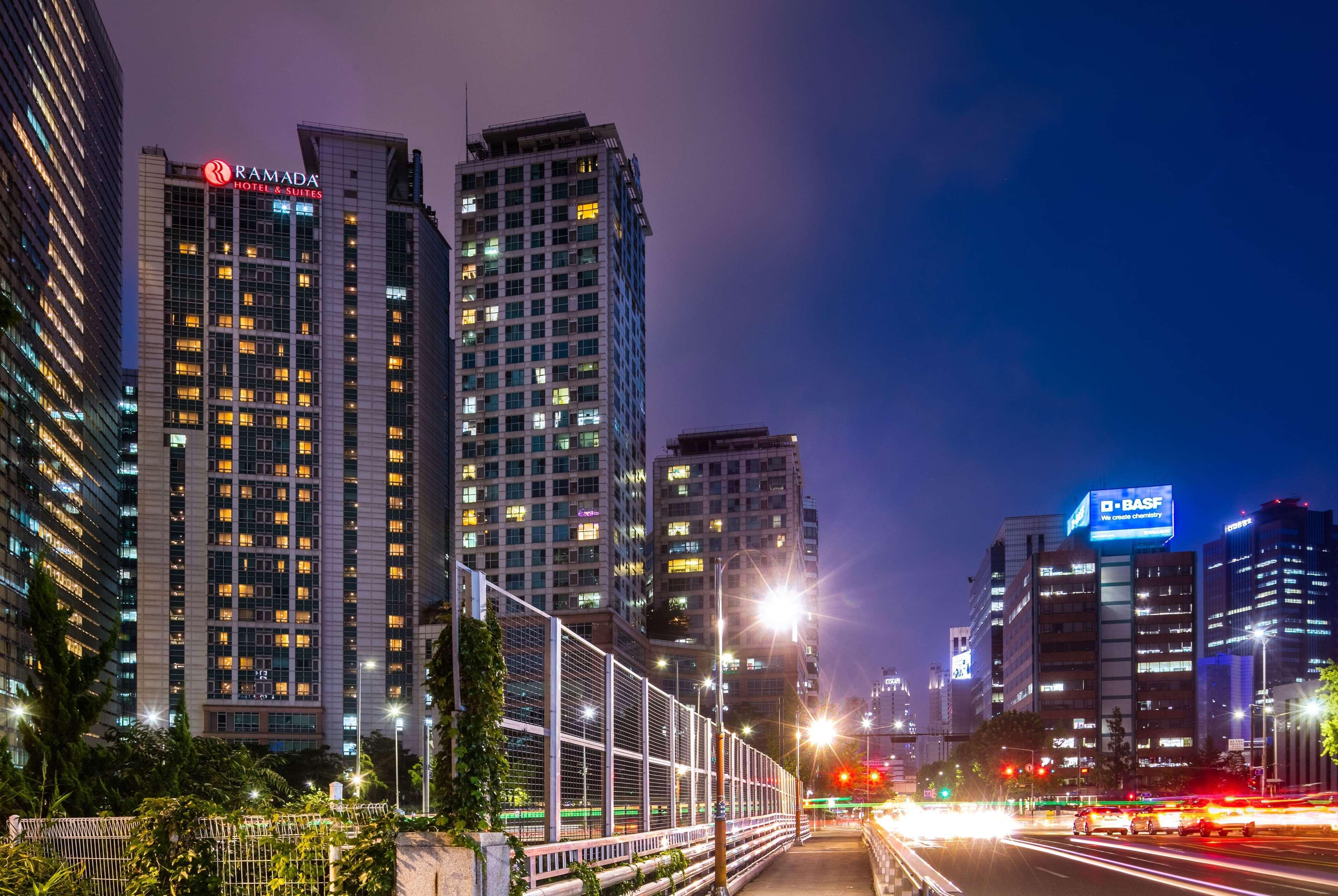 Ramada Hotel And Suites Seoul Namdaemun Exterior photo