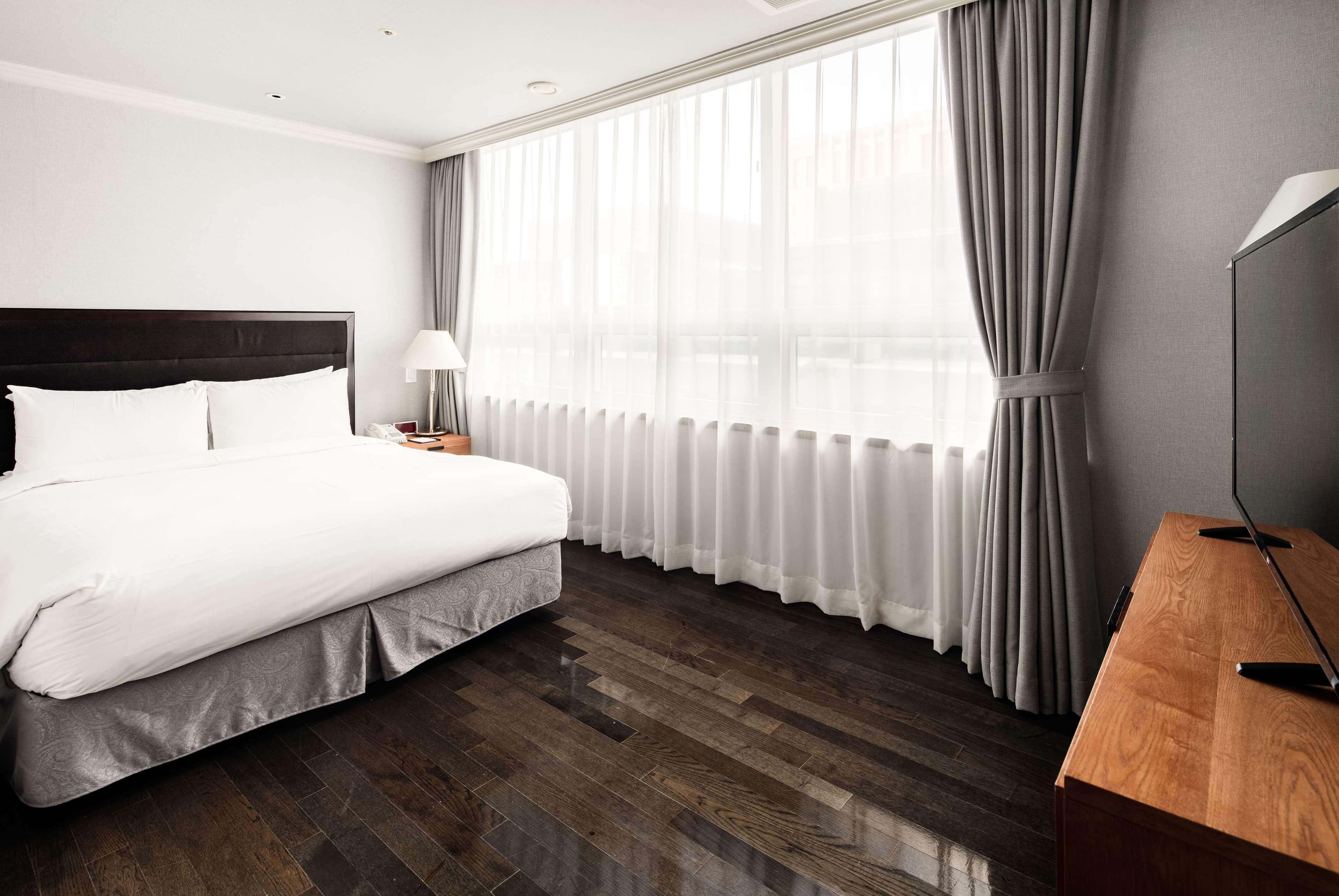 Ramada Hotel And Suites Seoul Namdaemun Exterior photo